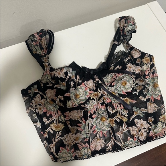 NWT Victoria’s Secret Lace Corset Top - Picture 3 of 3